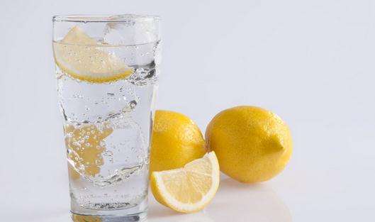 喝柠檬水对孕妇好吗 孕妇喝柠檬水有什么好处